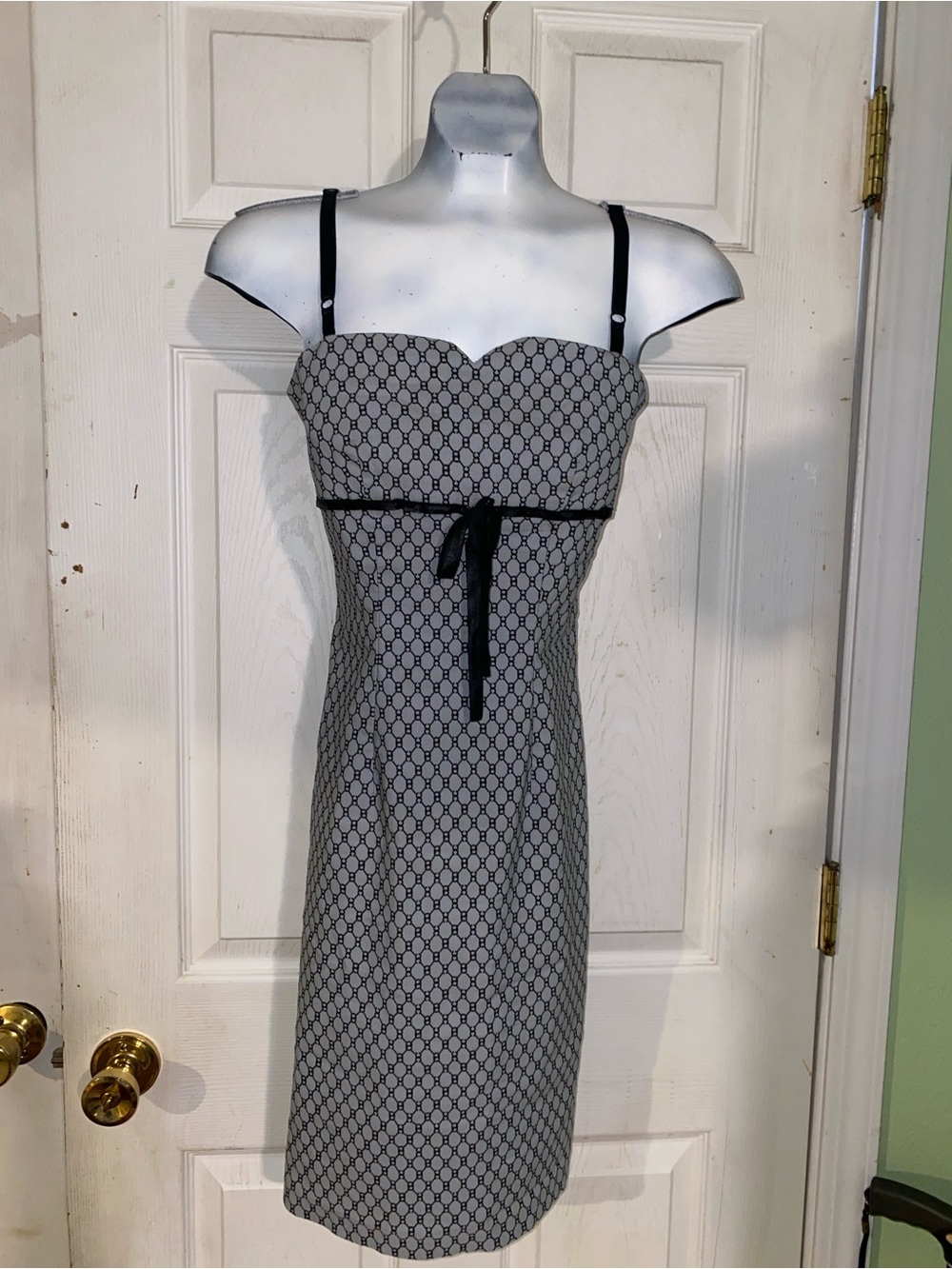 Vintage eye candy Grey Patterned Sweetheart Sheath Dress (527)